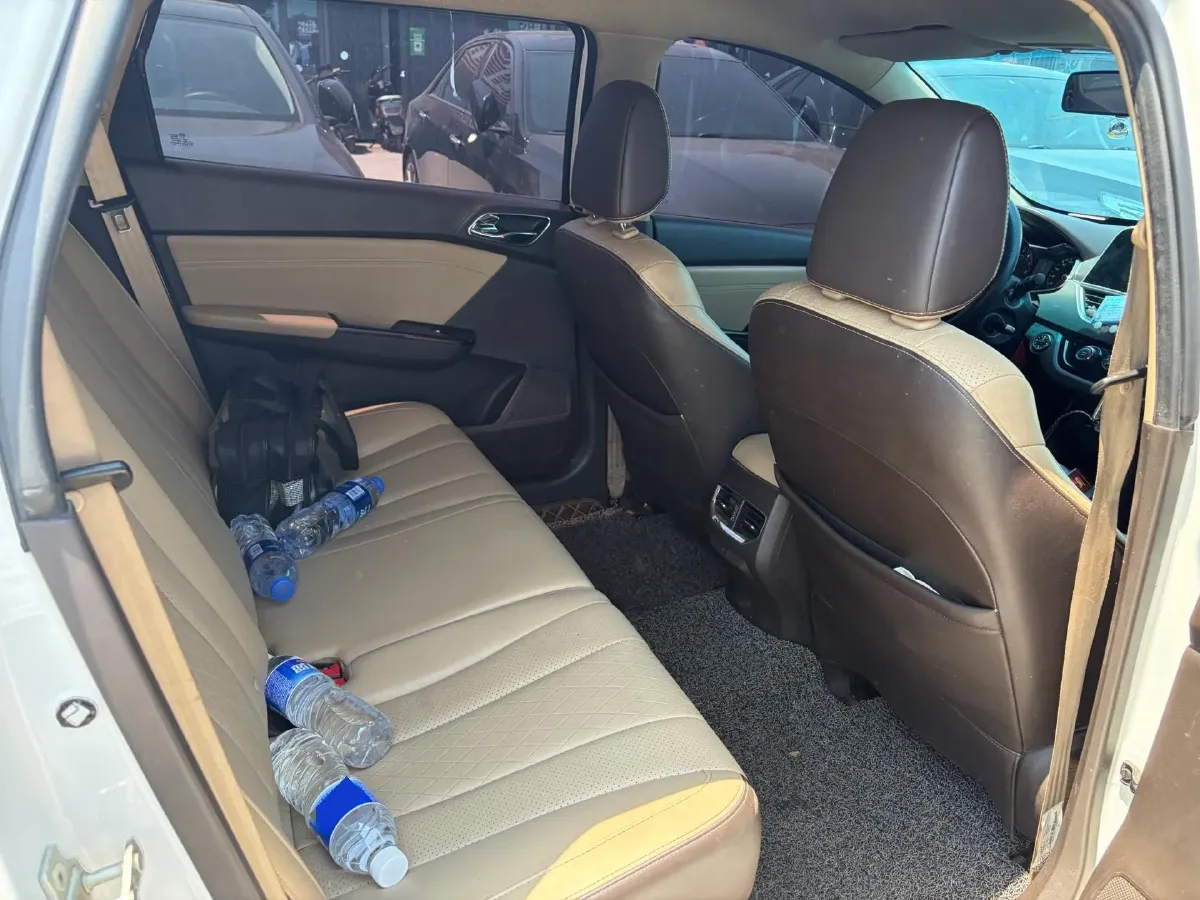 2017 BaoJun 310W 1.5L 112HP L4 6MT,autocango,china used car exporter,china ev exporter,chinese used car exporter,chinese used ev exporter