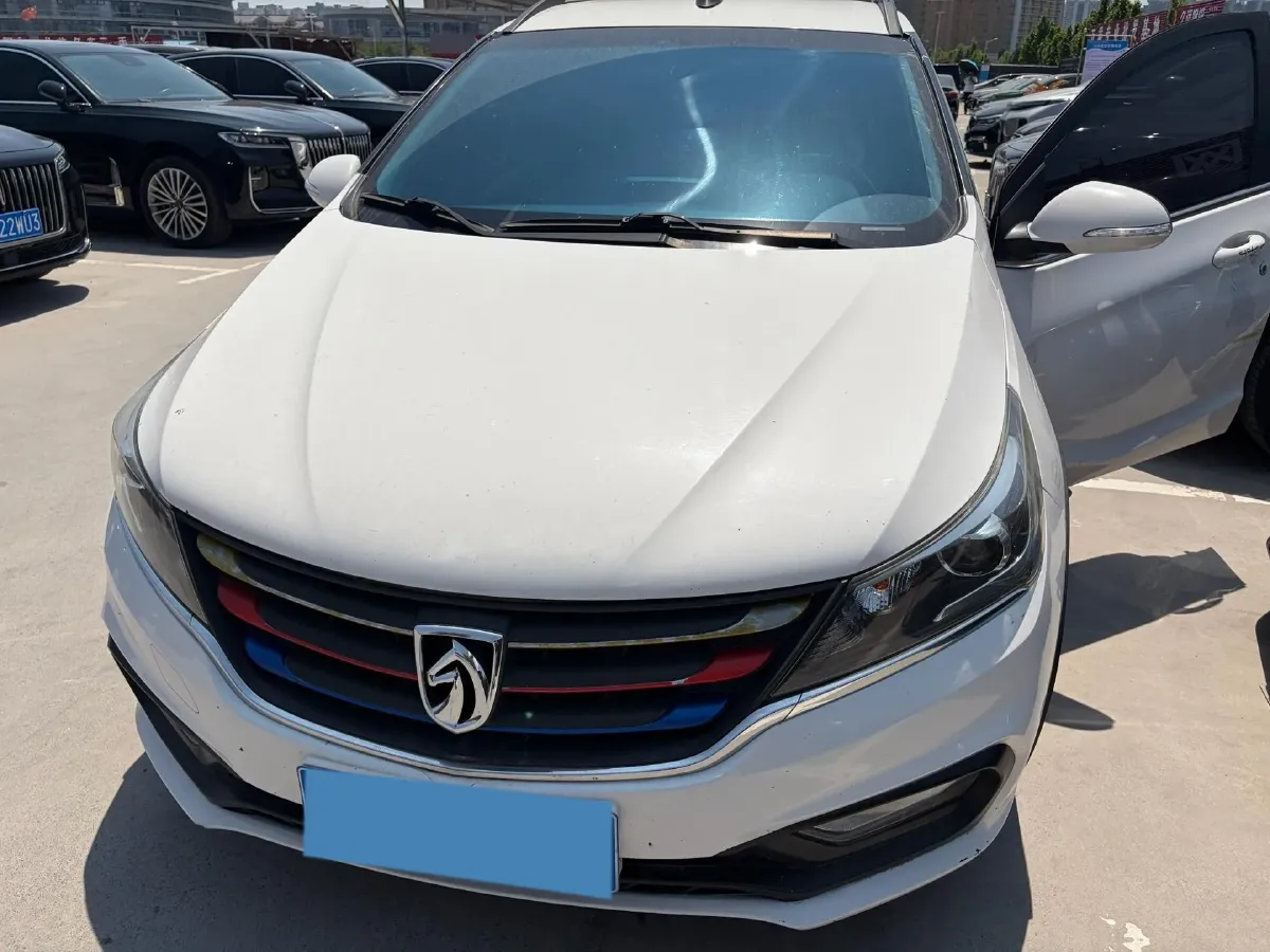 2017 BaoJun 310W 1.5L 112HP L4 6MT,autocango,china used car exporter,china ev exporter,chinese used car exporter,chinese used ev exporter