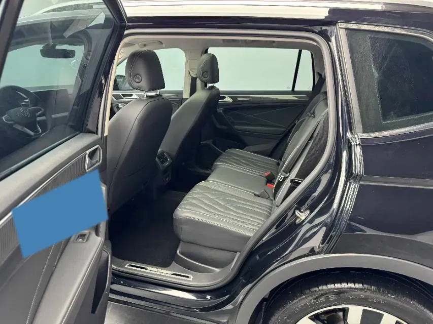 2024 Volkswagen Tiguan L 2.0T 186HP L4 7DCT,autocango,china used car exporter,china ev exporter,chinese used car exporter,chinese used ev exporter