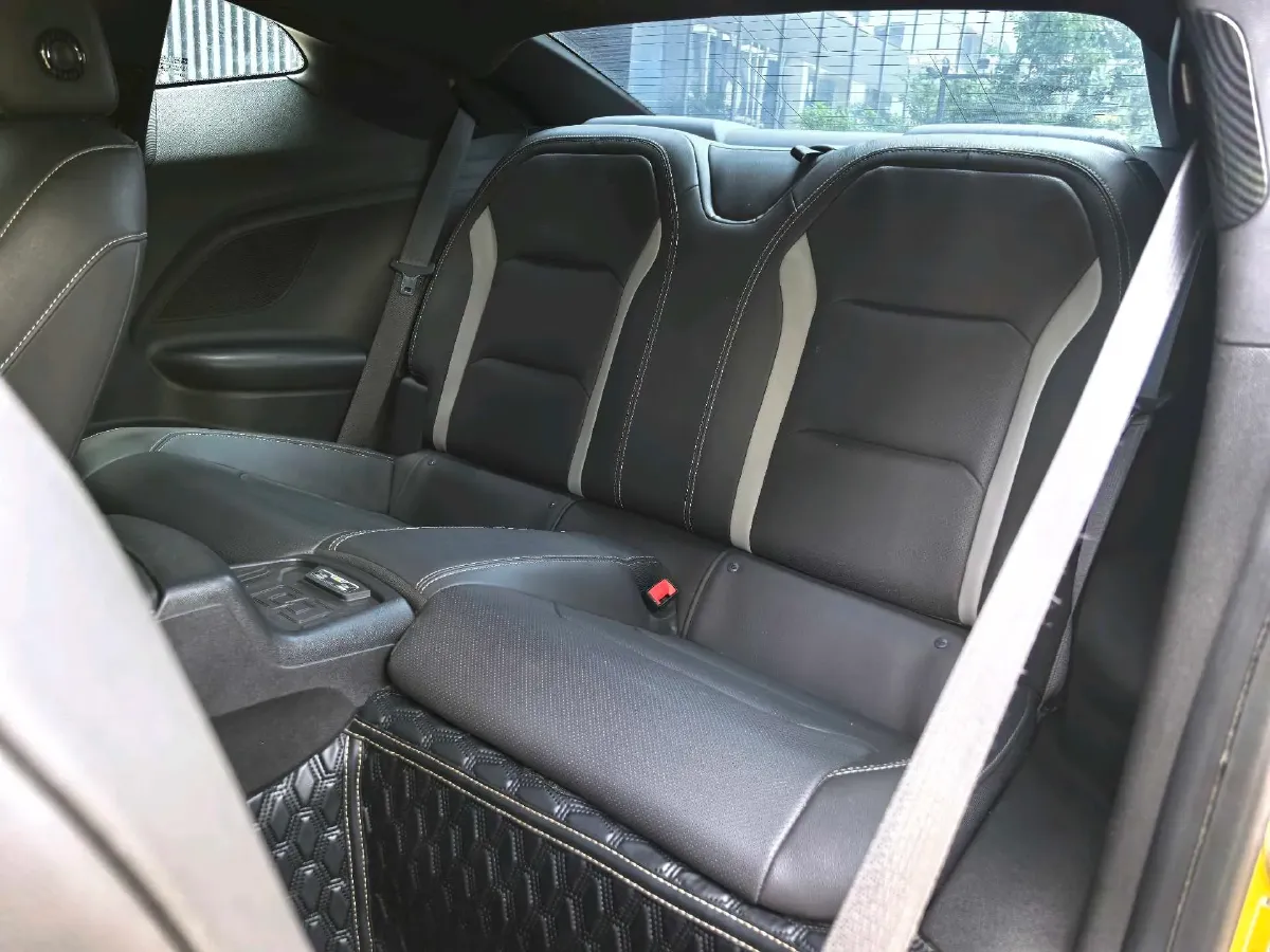 2017 Chevrolet Camaro 2.0T 275HP L4 8AT,autocango,china used car exporter,china ev exporter,chinese used car exporter,chinese used ev exporter