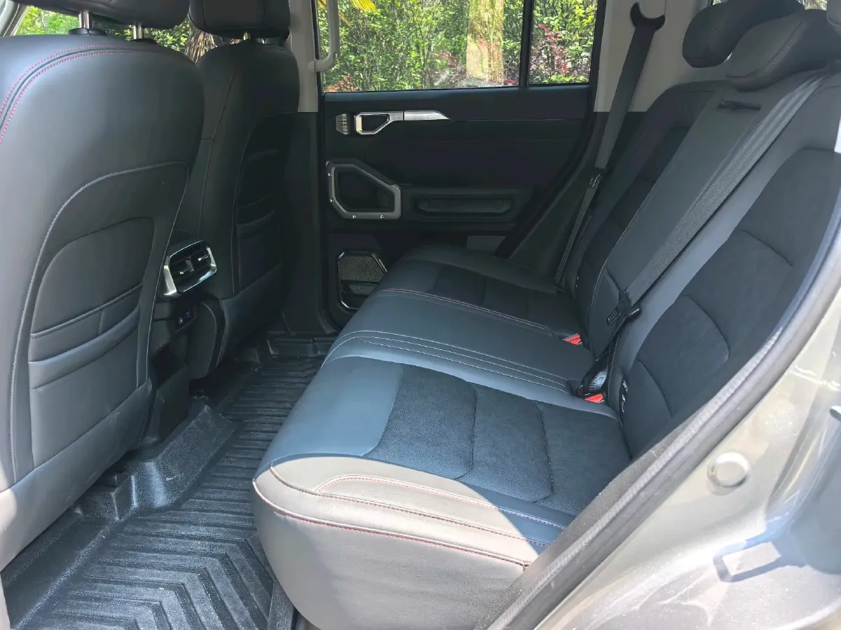 2023 Jetour Traveller 1.5T 184HP L4 7DCT,autocango,china used car exporter,china ev exporter,chinese used car exporter,chinese used ev exporter