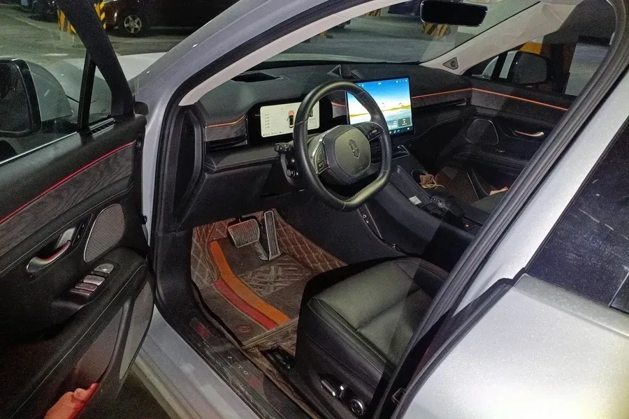 2022 AITO AITO M5 Range Extended 125HP REEV 40KWH,autocango,china used car exporter,china ev exporter,chinese used car exporter,chinese used ev exporter