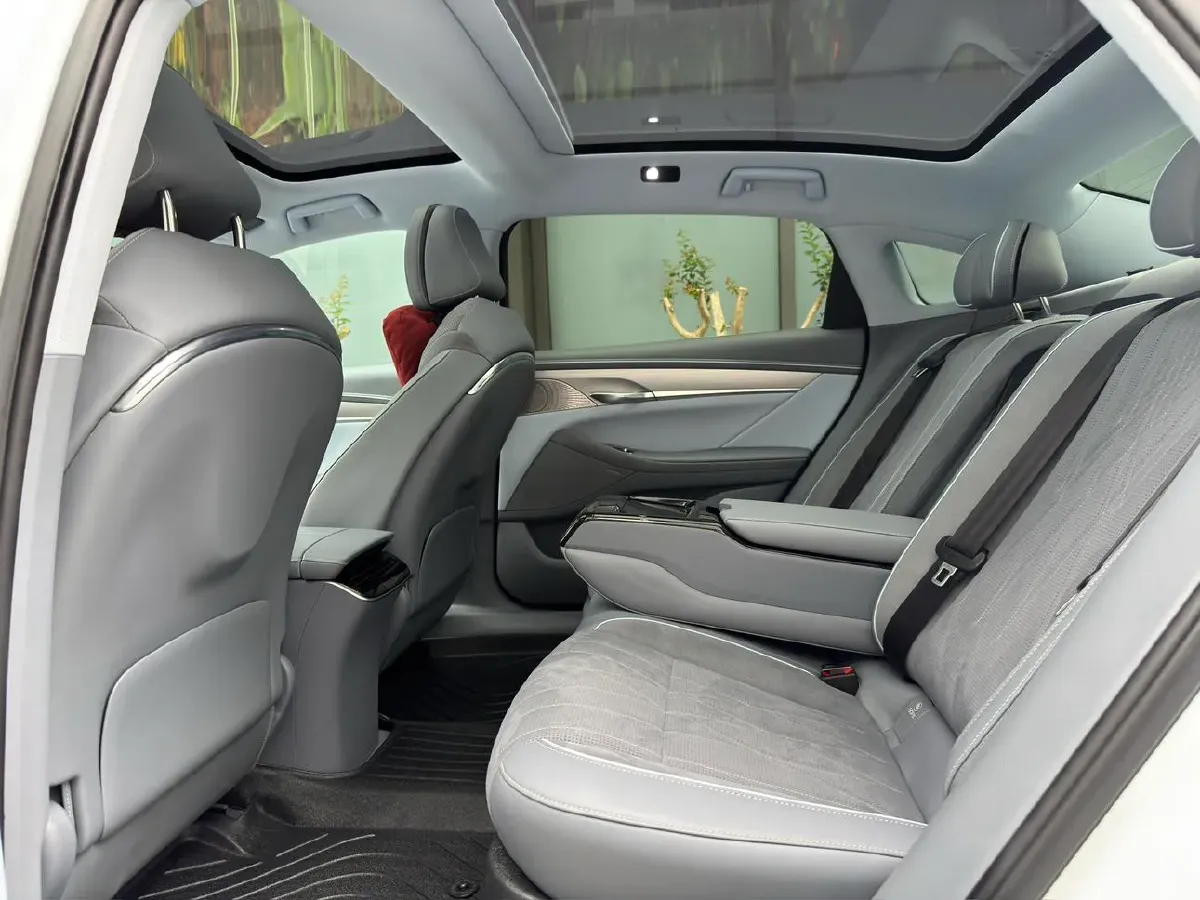 2023 Voyah ZhuiGuang BEV 82.11KWH,autocango,china used car exporter,china ev exporter,chinese used car exporter,chinese used ev exporter