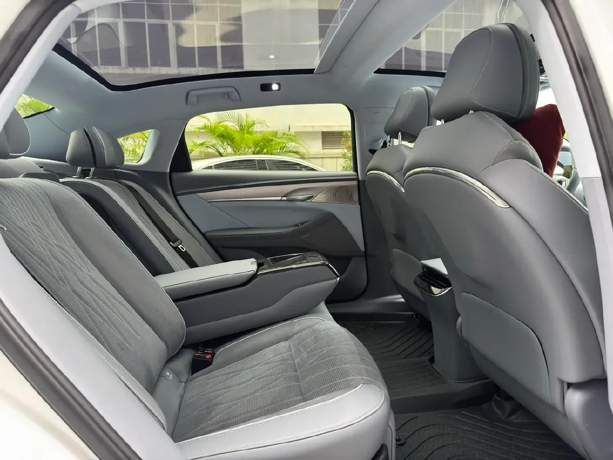 2023 Voyah ZhuiGuang BEV 82.11KWH,autocango,china used car exporter,china ev exporter,chinese used car exporter,chinese used ev exporter