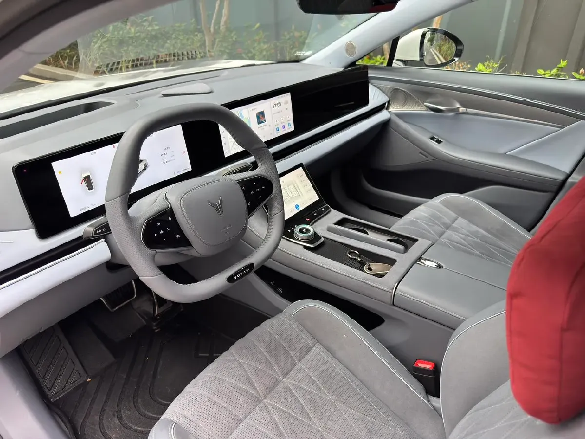 2023 Voyah ZhuiGuang BEV 82.11KWH,autocango,china used car exporter,china ev exporter,chinese used car exporter,chinese used ev exporter