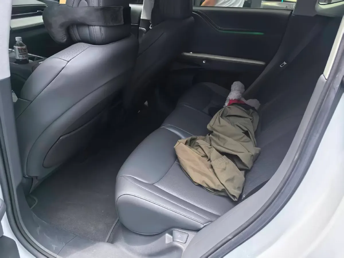 2025 Xpeng G6 BEV 68.5KWH,autocango,china used car exporter,china ev exporter,chinese used car exporter,chinese used ev exporter