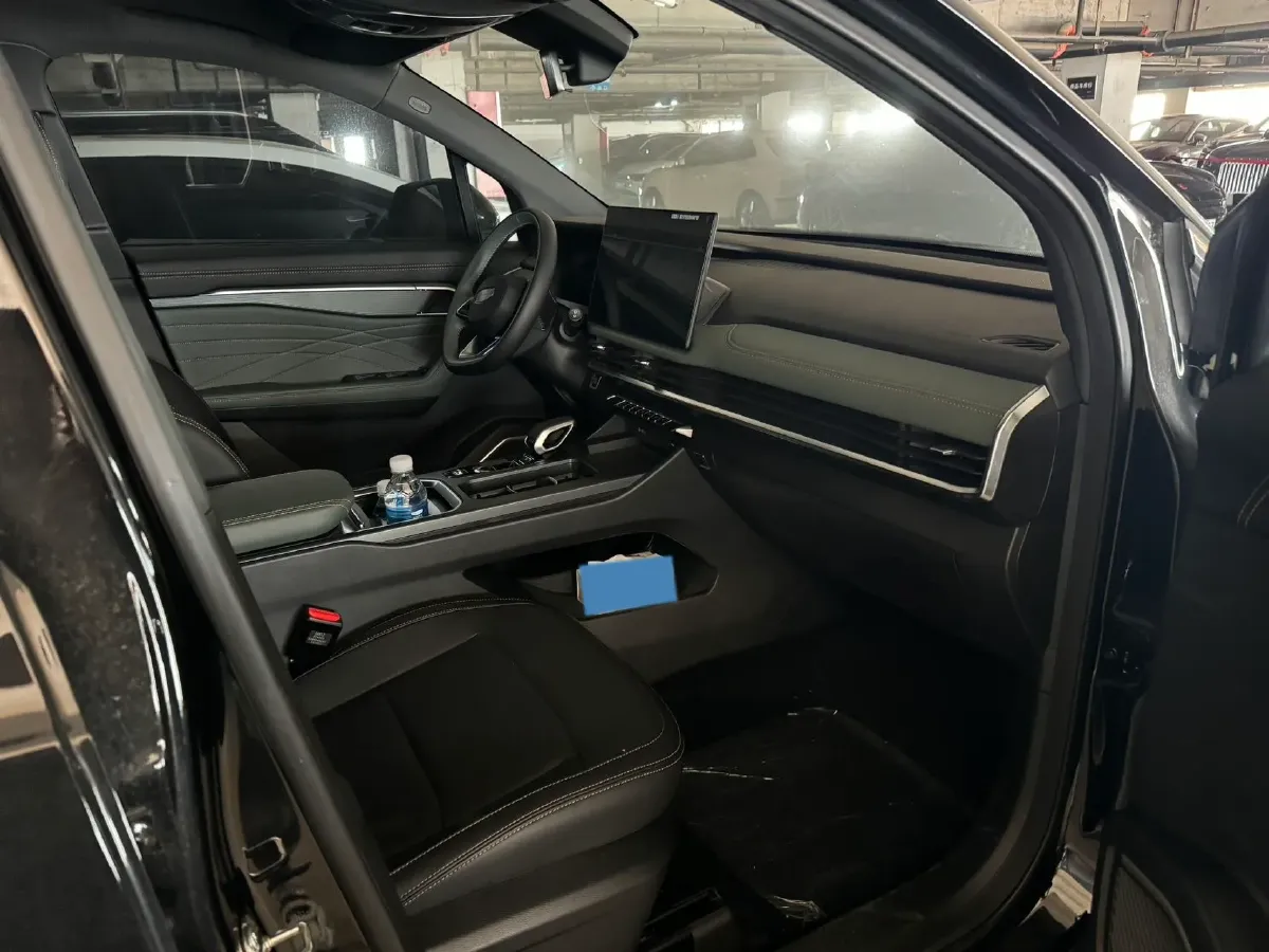 2024 Geely Okavango L 2.0T 218HP L4 7DCT,autocango,china used car exporter,china ev exporter,chinese used car exporter,chinese used ev exporter