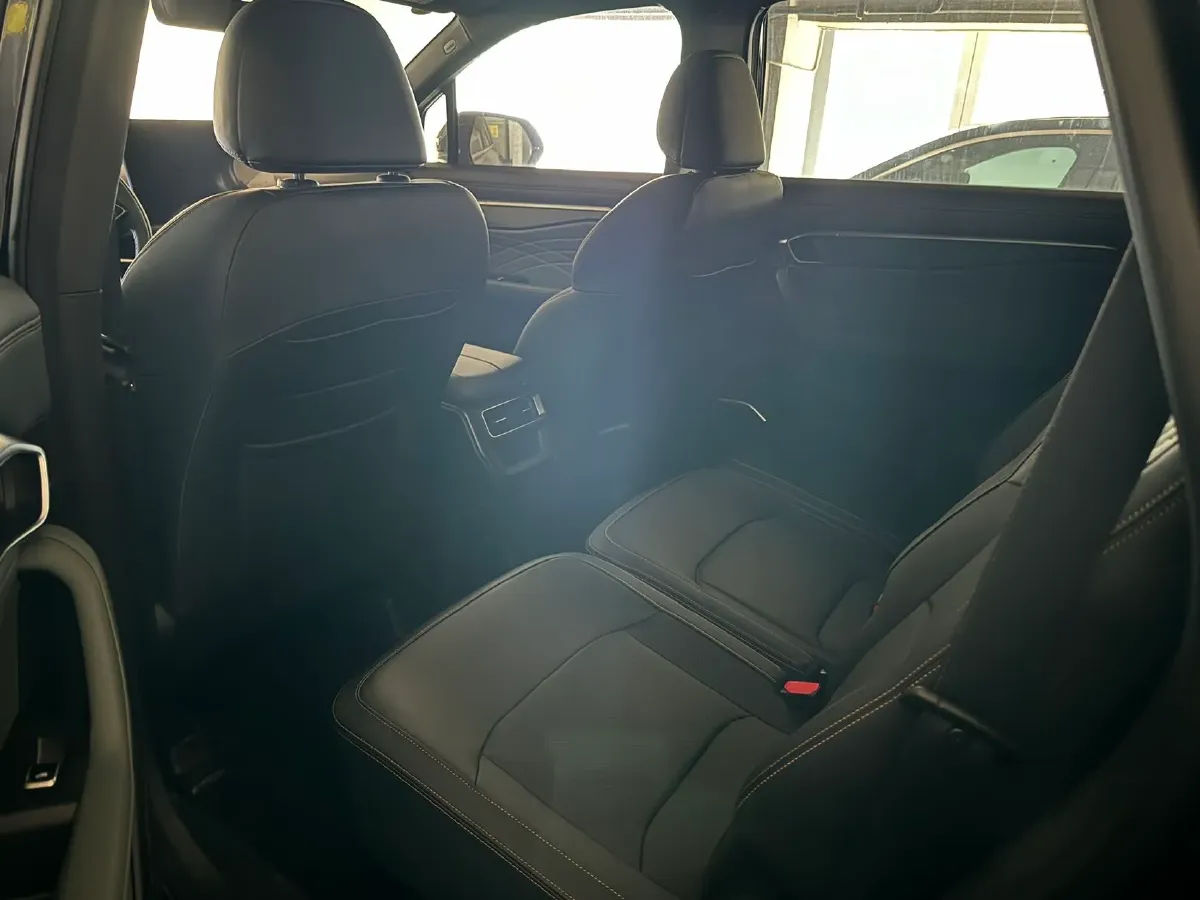 2024 Geely Okavango L 2.0T 218HP L4 7DCT,autocango,china used car exporter,china ev exporter,chinese used car exporter,chinese used ev exporter