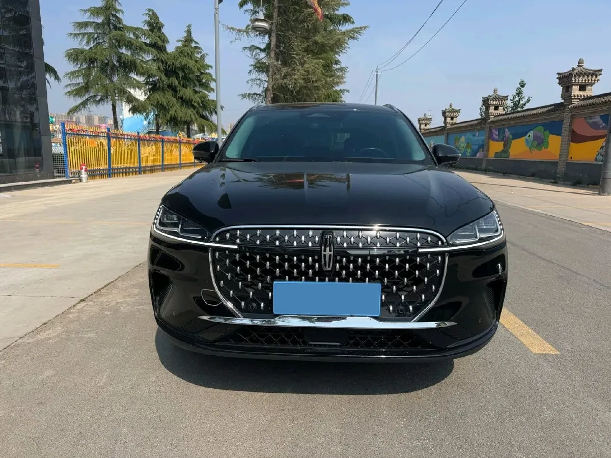 2023 Lincoln Corsair 2.0T 261HP L4 8AT,autocango,china used car exporter,china ev exporter,chinese used car exporter,chinese used ev exporter