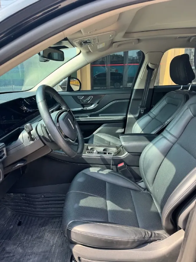 2023 Lincoln Corsair 2.0T 261HP L4 8AT,autocango,china used car exporter,china ev exporter,chinese used car exporter,chinese used ev exporter