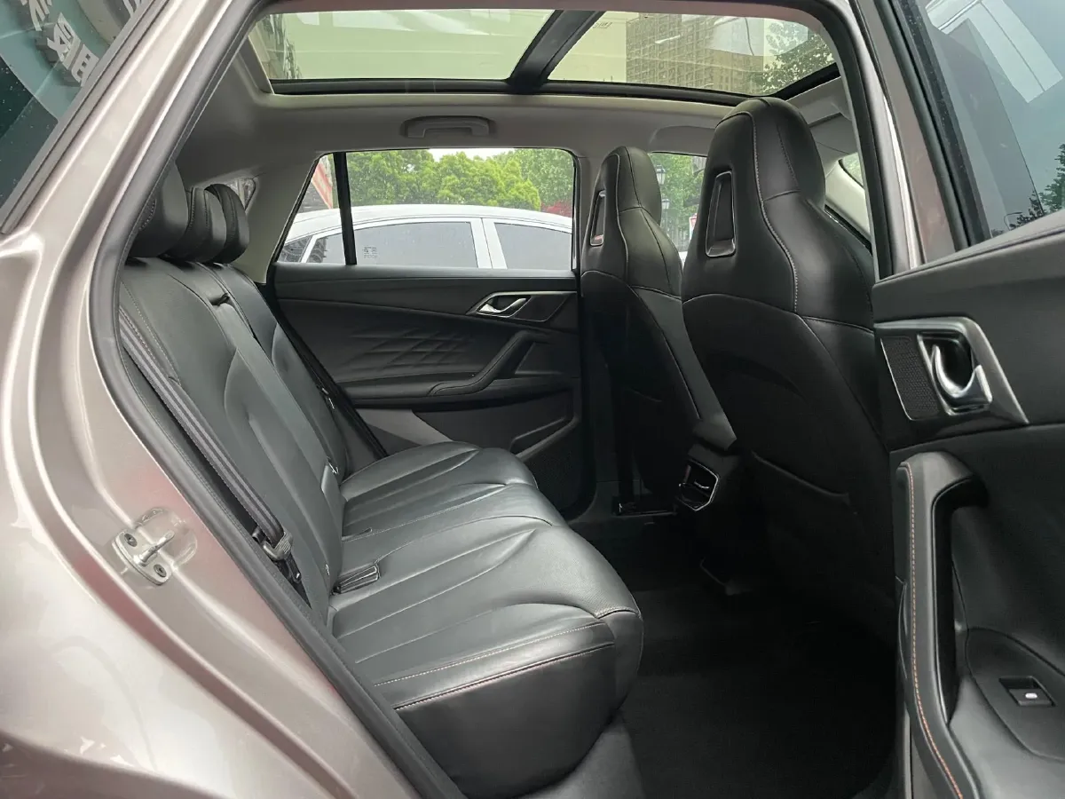 2023 Roewe RX5 1.5T 188HP L4 AMT PHEV 12.3KWH,autocango,china used car exporter,china ev exporter,chinese used car exporter,chinese used ev exporter