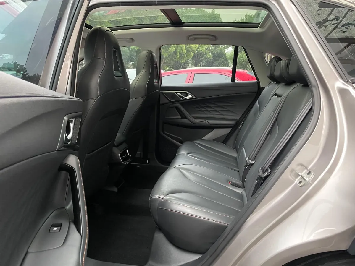 2023 Roewe RX5 1.5T 188HP L4 AMT PHEV 12.3KWH,autocango,china used car exporter,china ev exporter,chinese used car exporter,chinese used ev exporter