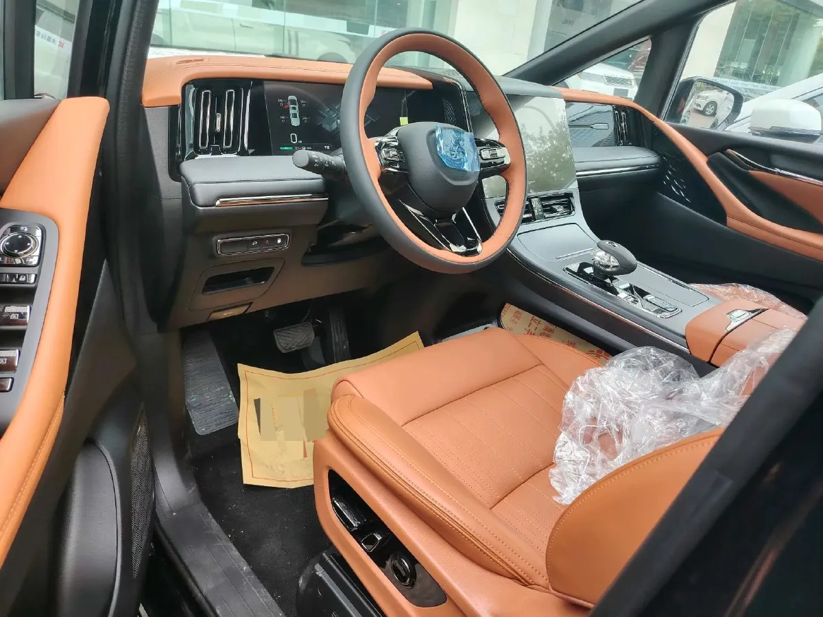2024 GAC Trumpchi M8 2.0T 252HP L4 8AT,autocango,china used car exporter,china ev exporter,chinese used car exporter,chinese used ev exporter