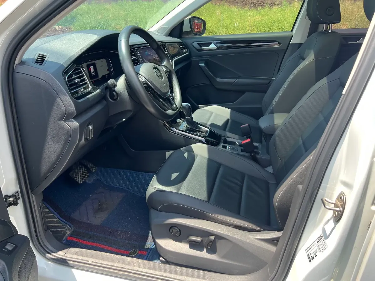 2022 Volkswagen T-Roc 1.4T 150HP L4 7DCT,autocango,china used car exporter,china ev exporter,chinese used car exporter,chinese used ev exporter