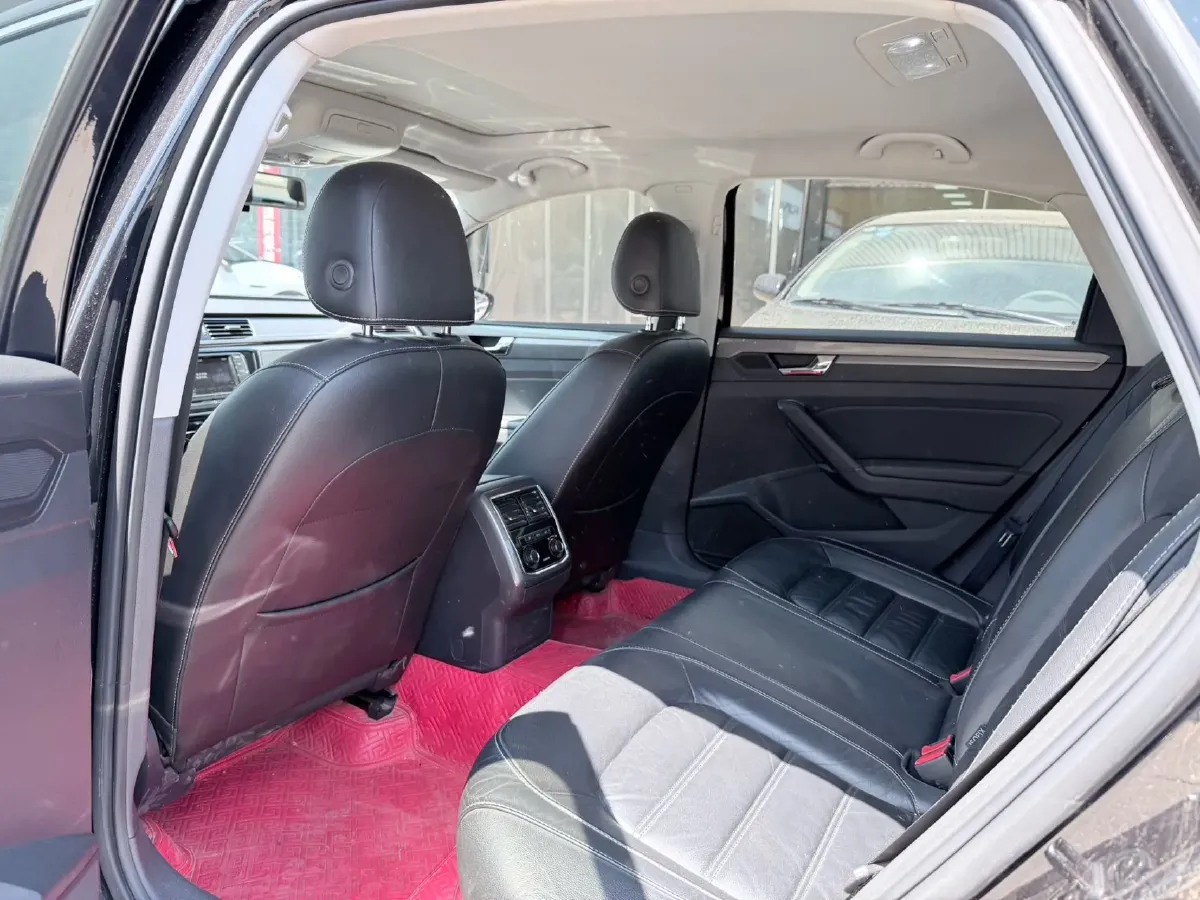 2017 Volkswagen Passat 1.8T 180HP L4 7DCT,autocango,china used car exporter,china ev exporter,chinese used car exporter,chinese used ev exporter
