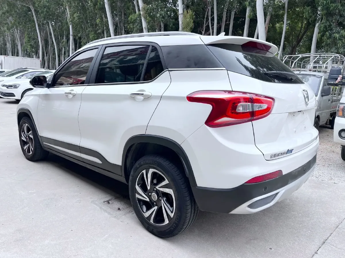 2017 BaoJun 510 1.5L 112HP L4 5AMT,autocango,china used car exporter,china ev exporter,chinese used car exporter,chinese used ev exporter