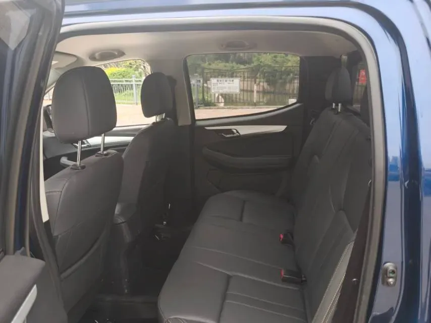 2024 Isuzu Jim 2.8T 120HP L4 5MT,autocango,china used car exporter,china ev exporter,chinese used car exporter,chinese used ev exporter