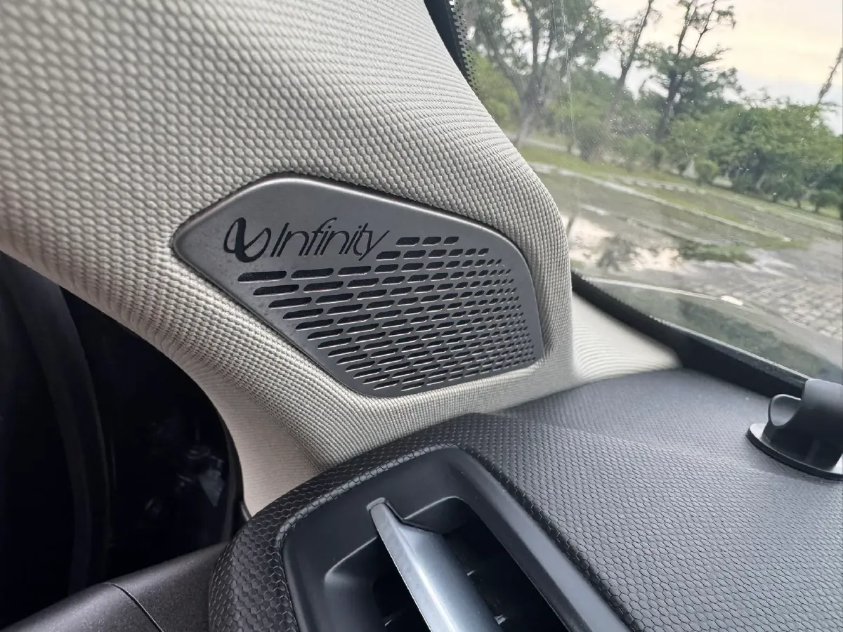 2023 MAXUS Interstellar 2.0T 261HP L4 8AT,autocango,china used car exporter,china ev exporter,chinese used car exporter,chinese used ev exporter