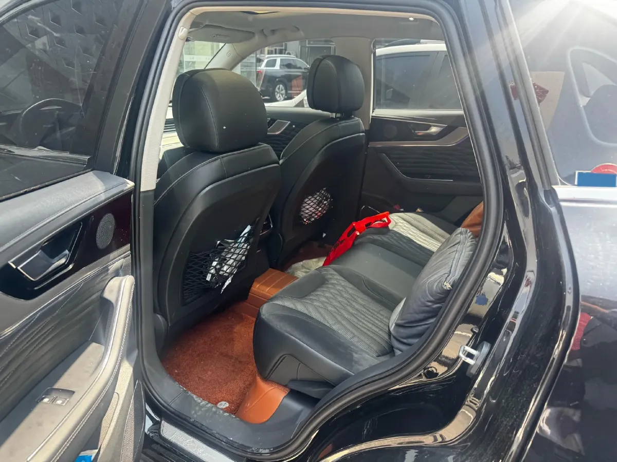 2022 HongQi HS5 2.0T 224HP L4 6AT,autocango,china used car exporter,china ev exporter,chinese used car exporter,chinese used ev exporter