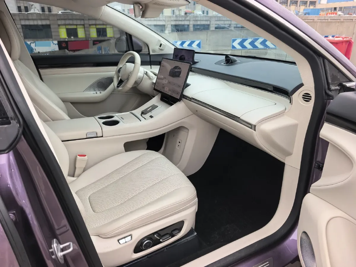 2025 Luxeed R7 REEV 156HP REEV 37KWH,autocango,china used car exporter,china ev exporter,chinese used car exporter,chinese used ev exporter