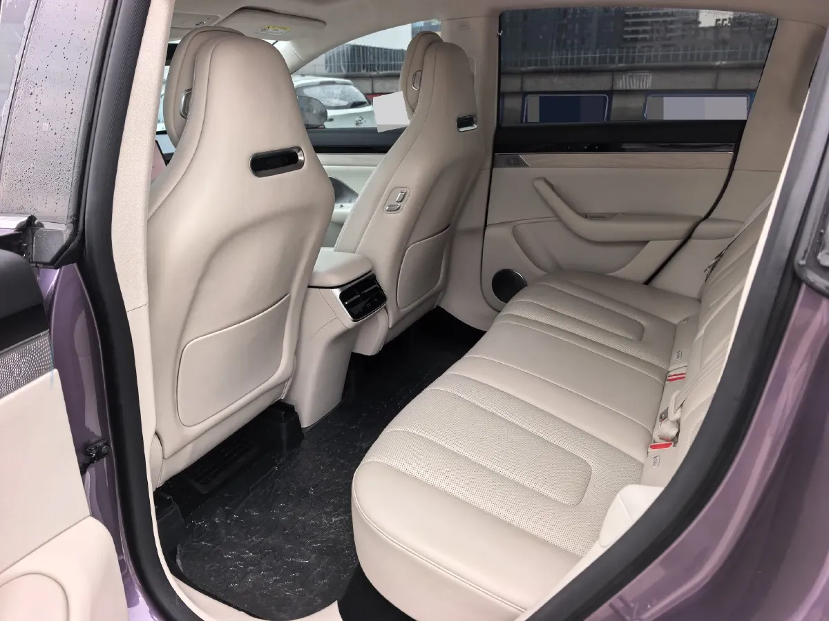 2025 Luxeed R7 REEV 156HP REEV 37KWH,autocango,china used car exporter,china ev exporter,chinese used car exporter,chinese used ev exporter