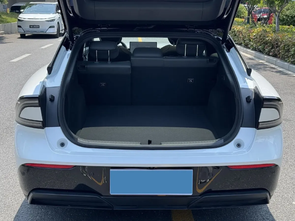 2024 Xpeng P7+ BEV 60.7KWH,autocango,china used car exporter,china ev exporter,chinese used car exporter,chinese used ev exporter