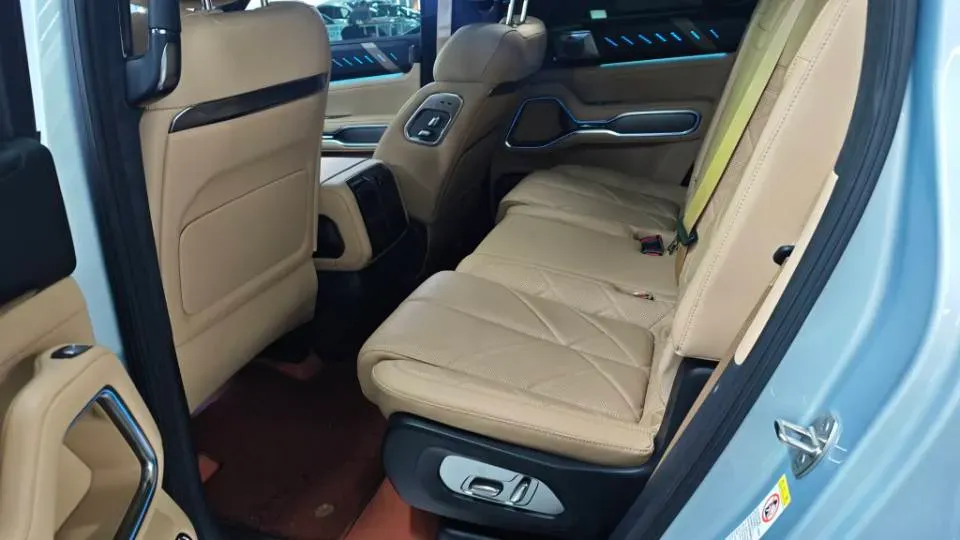 2025 FangChengBao Bao 8 2.0T 245HP L4 E-CVT PHEV 36.8KWH,autocango,china used car exporter,china ev exporter,chinese used car exporter,chinese used ev exporter