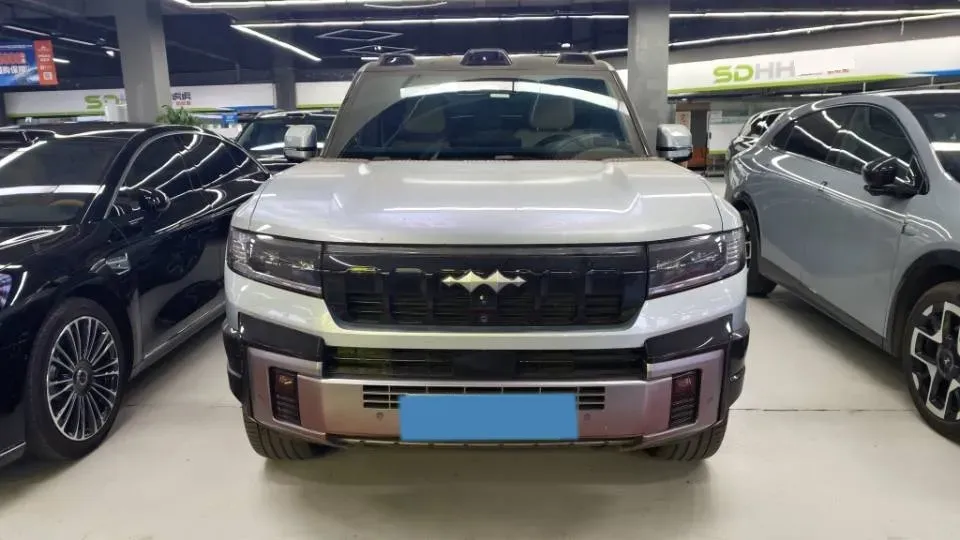 2025 FangChengBao Bao 8 2.0T 245HP L4 E-CVT PHEV 36.8KWH,autocango,china used car exporter,china ev exporter,chinese used car exporter,chinese used ev exporter