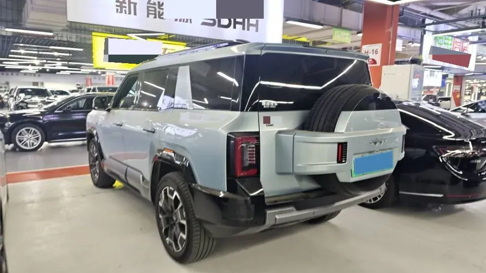 2025 FangChengBao Bao 8 2.0T 245HP L4 E-CVT PHEV 36.8KWH,autocango,china used car exporter,china ev exporter,chinese used car exporter,chinese used ev exporter