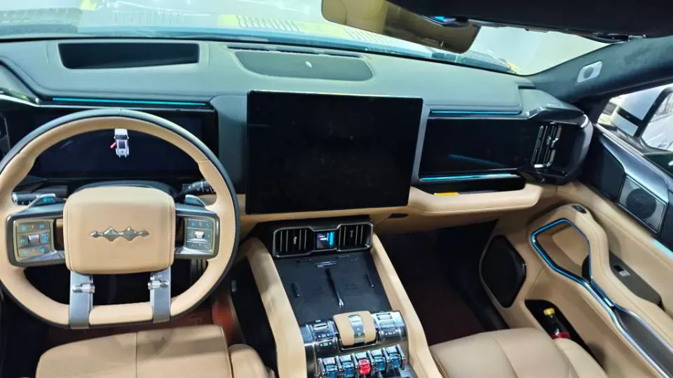 2025 FangChengBao Bao 8 2.0T 245HP L4 E-CVT PHEV 36.8KWH,autocango,china used car exporter,china ev exporter,chinese used car exporter,chinese used ev exporter