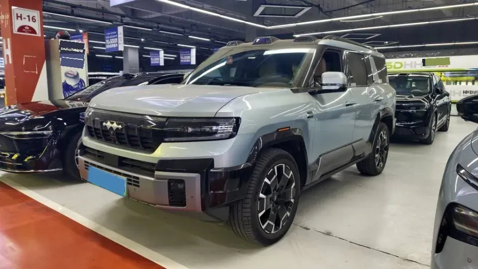 2025 FangChengBao Bao 8 2.0T 245HP L4 E-CVT PHEV 36.8KWH,autocango,china used car exporter,china ev exporter,chinese used car exporter,chinese used ev exporter