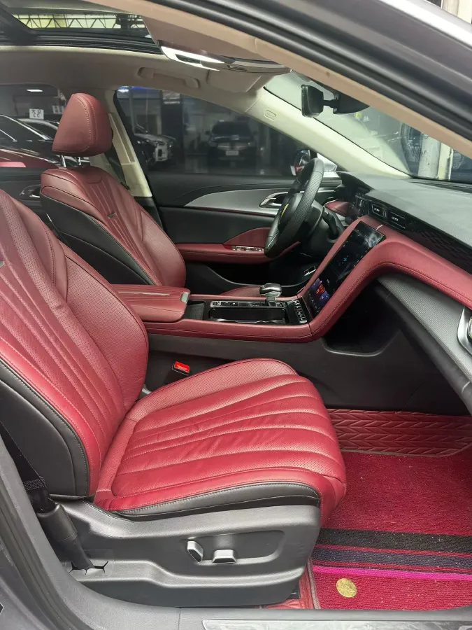 2023 HongQi H5 2.0T 224HP L4 8AT,autocango,china used car exporter,china ev exporter,chinese used car exporter,chinese used ev exporter
