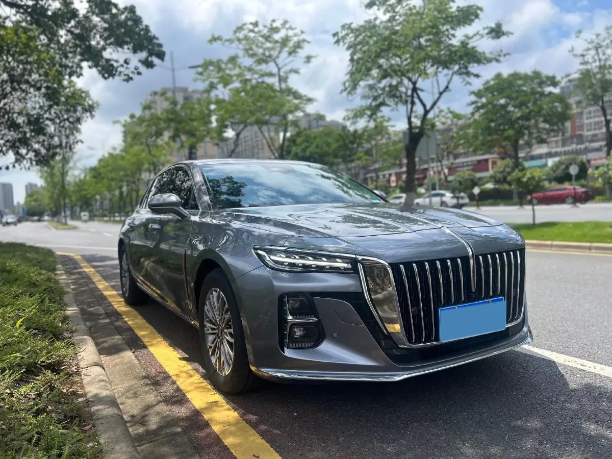 2023 HongQi H5 2.0T 224HP L4 8AT,autocango,china used car exporter,china ev exporter,chinese used car exporter,chinese used ev exporter