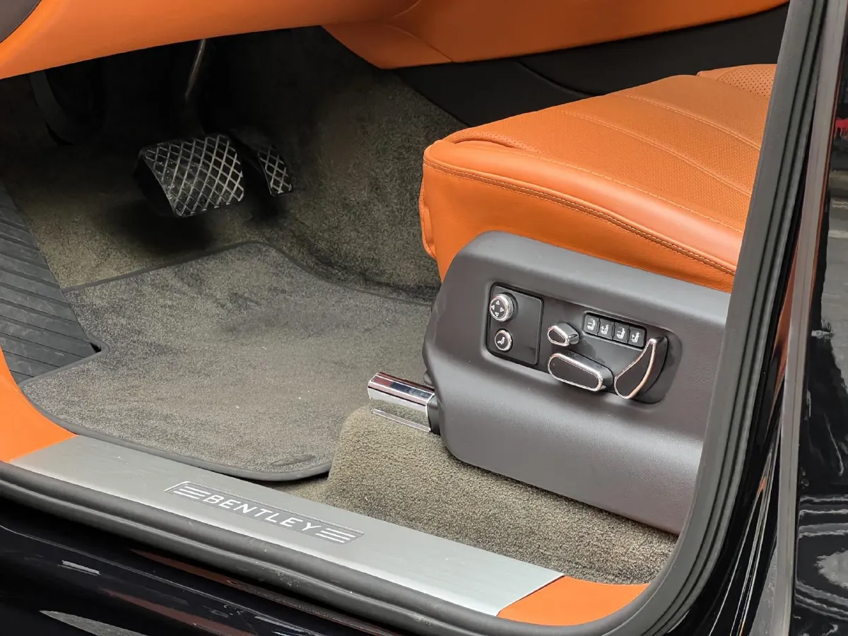2022 Bentley Bentayga 4.0T 550HP V8 8AT,autocango,china used car exporter,china ev exporter,chinese used car exporter,chinese used ev exporter