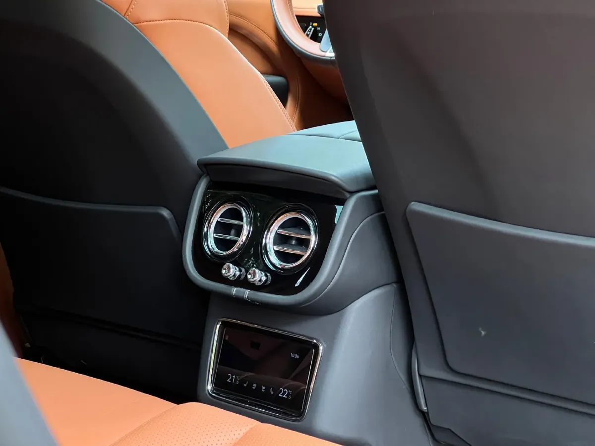 2022 Bentley Bentayga 4.0T 550HP V8 8AT,autocango,china used car exporter,china ev exporter,chinese used car exporter,chinese used ev exporter