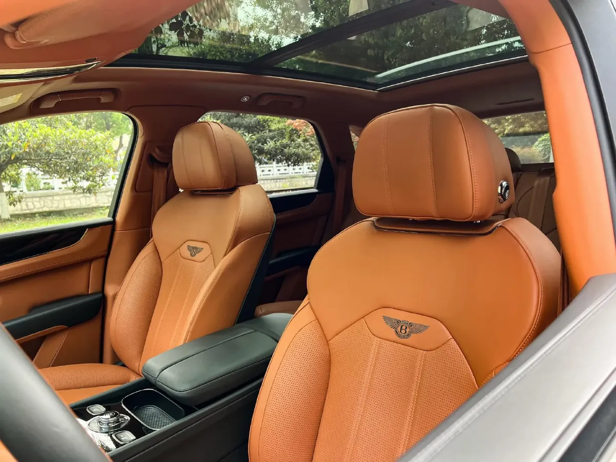 2022 Bentley Bentayga 4.0T 550HP V8 8AT,autocango,china used car exporter,china ev exporter,chinese used car exporter,chinese used ev exporter