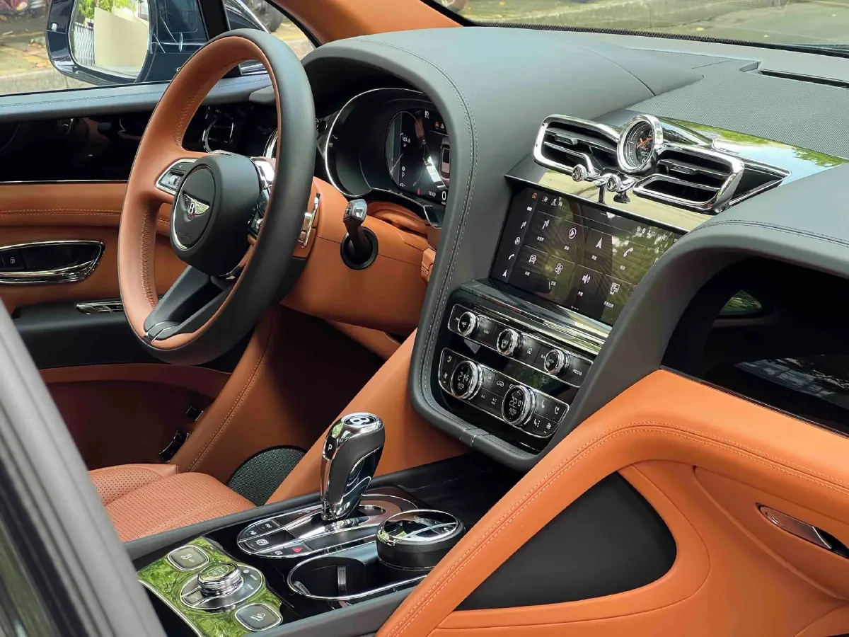 2022 Bentley Bentayga 4.0T 550HP V8 8AT,autocango,china used car exporter,china ev exporter,chinese used car exporter,chinese used ev exporter