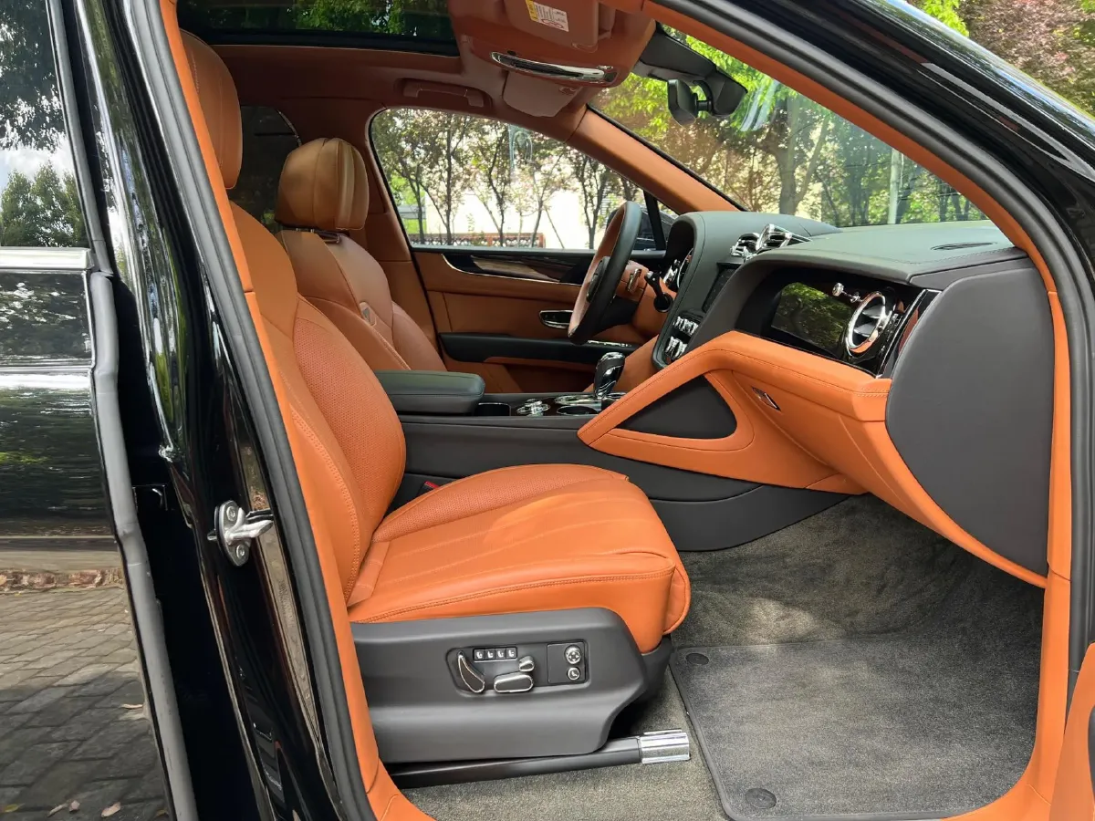 2022 Bentley Bentayga 4.0T 550HP V8 8AT,autocango,china used car exporter,china ev exporter,chinese used car exporter,chinese used ev exporter