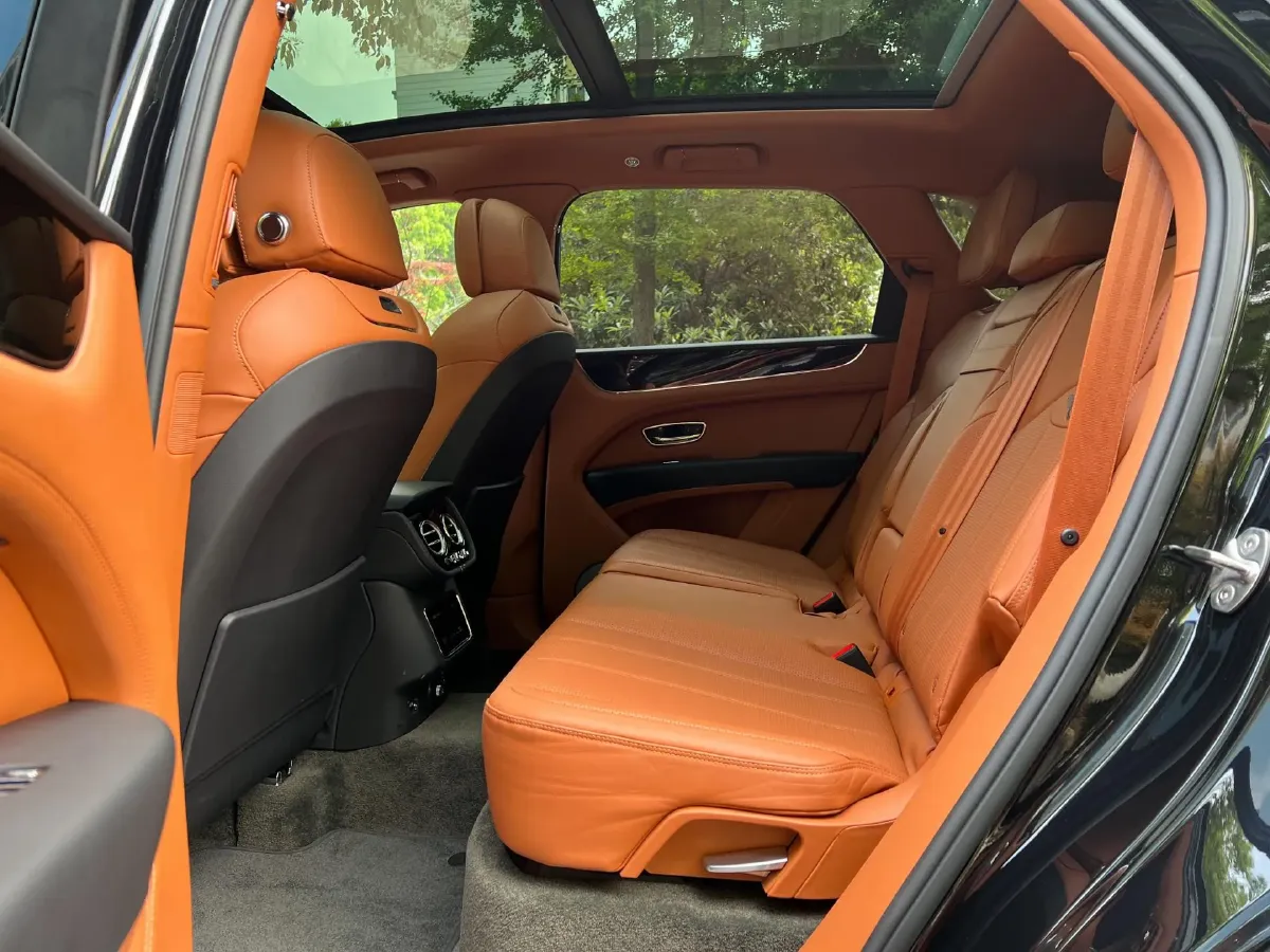 2022 Bentley Bentayga 4.0T 550HP V8 8AT,autocango,china used car exporter,china ev exporter,chinese used car exporter,chinese used ev exporter