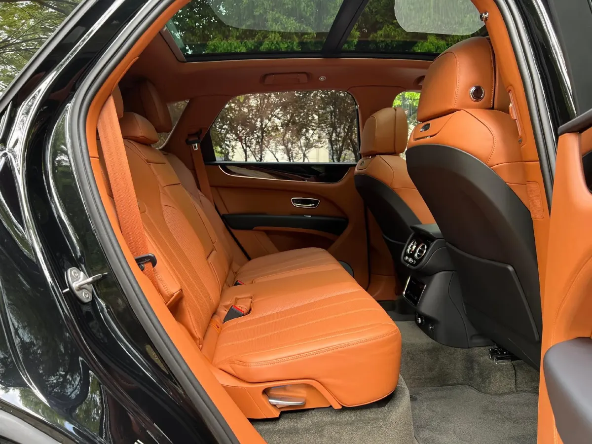2022 Bentley Bentayga 4.0T 550HP V8 8AT,autocango,china used car exporter,china ev exporter,chinese used car exporter,chinese used ev exporter