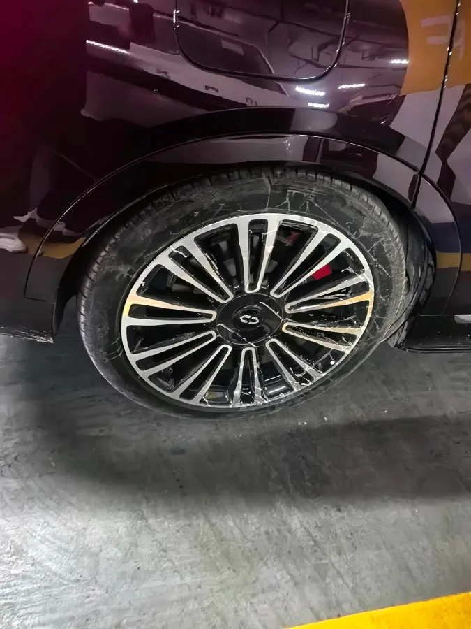 2025 AITO AITO M9 REEV 160HP REEV 52KWH,autocango,china used car exporter,china ev exporter,chinese used car exporter,chinese used ev exporter