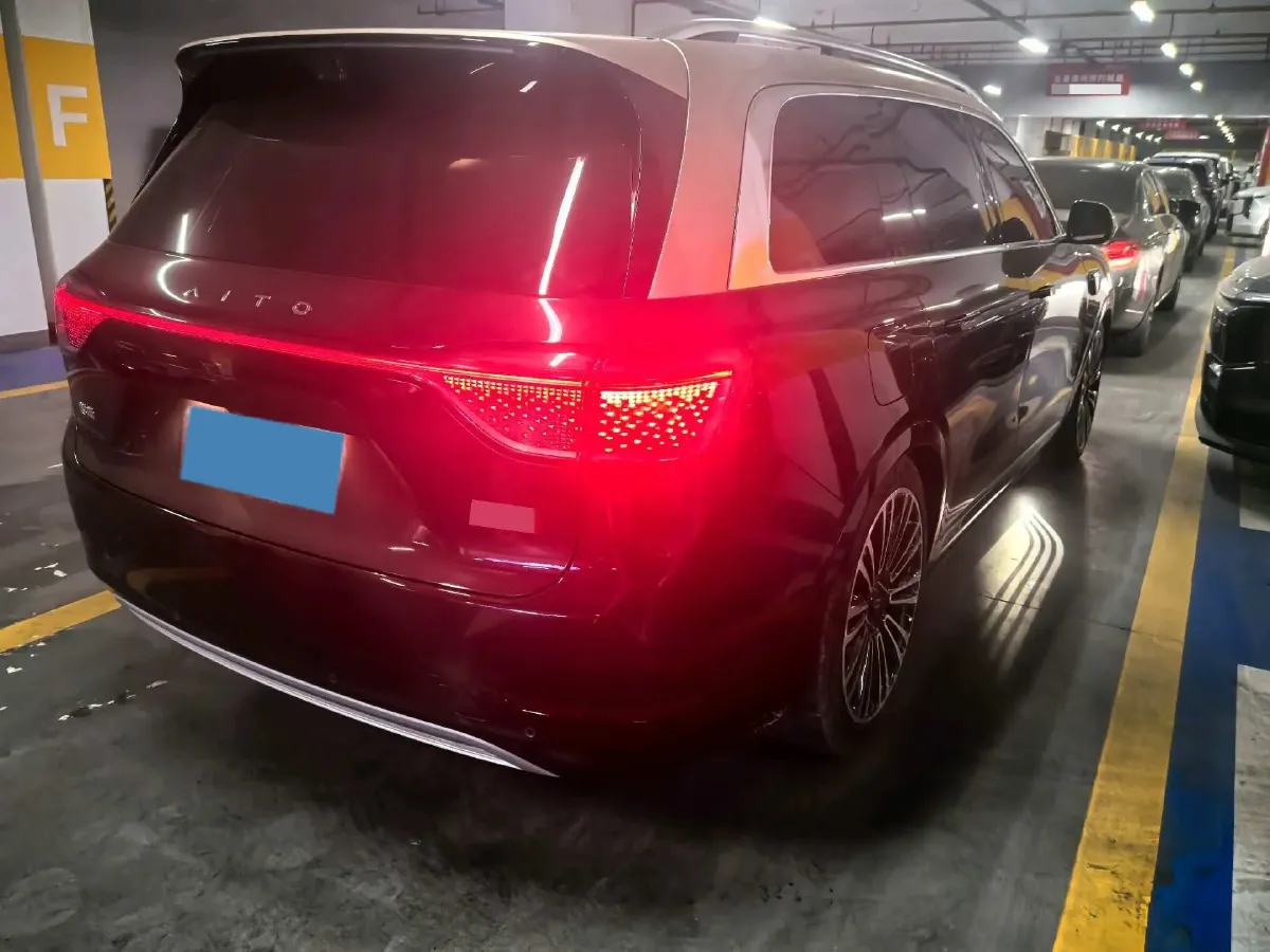 2025 AITO AITO M9 REEV 160HP REEV 52KWH,autocango,china used car exporter,china ev exporter,chinese used car exporter,chinese used ev exporter