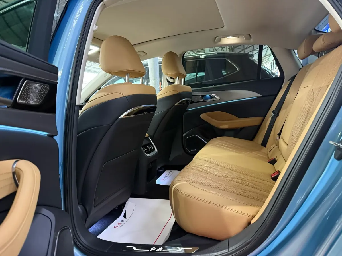 2023 HongQi H5 2.0T 224HP L4 8AT,autocango,china used car exporter,china ev exporter,chinese used car exporter,chinese used ev exporter