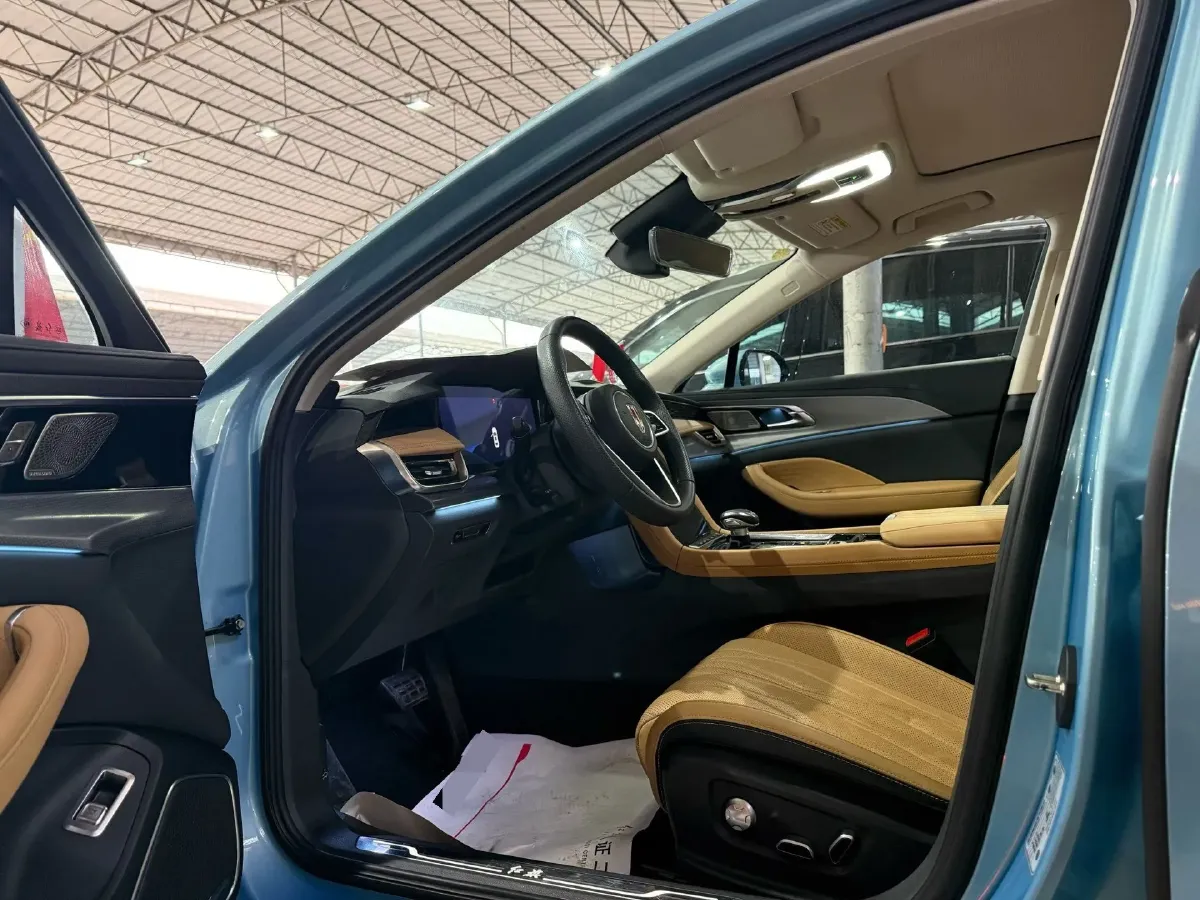 2023 HongQi H5 2.0T 224HP L4 8AT,autocango,china used car exporter,china ev exporter,chinese used car exporter,chinese used ev exporter
