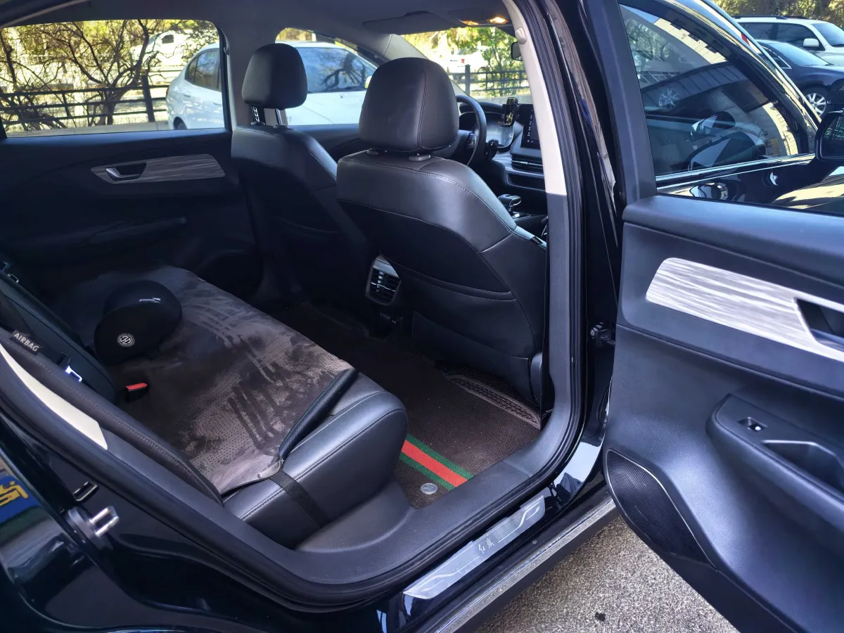 2024 HongQi E-QM5 BEV 72KWH,autocango,china used car exporter,china ev exporter,chinese used car exporter,chinese used ev exporter