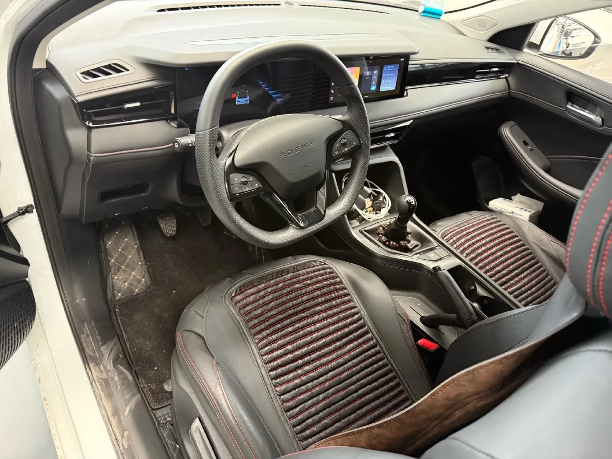 2023 Roewe i5 1.5L 129HP L4 5MT,autocango,china used car exporter,china ev exporter,chinese used car exporter,chinese used ev exporter
