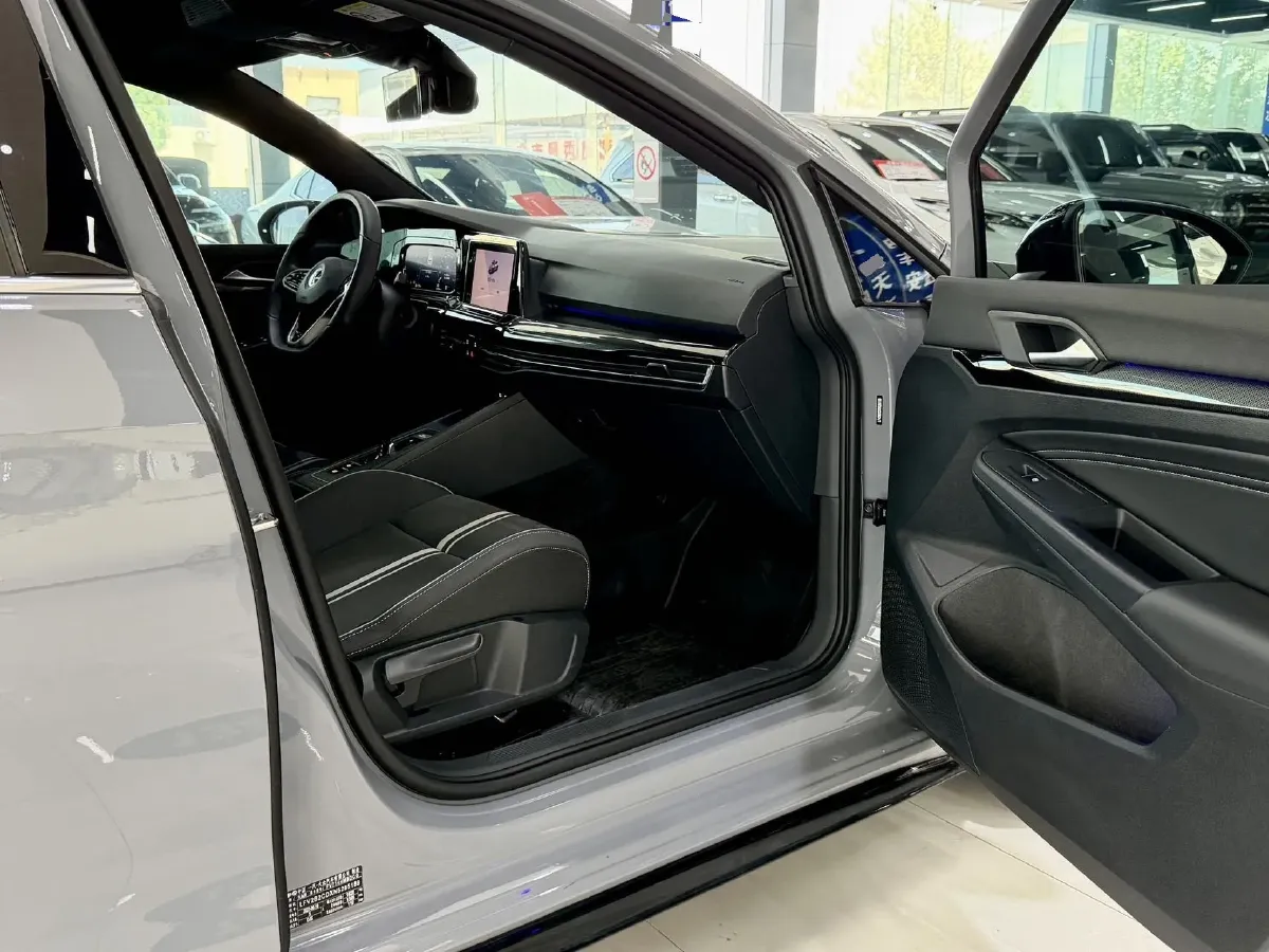 2021 Volkswagen Golf 1.4T 150HP L4 7DCT,autocango,china used car exporter,china ev exporter,chinese used car exporter,chinese used ev exporter