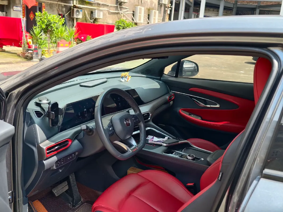 2020 ChangAn UNI-T 1.5T 180HP L4 7DCT,autocango,china used car exporter,china ev exporter,chinese used car exporter,chinese used ev exporter