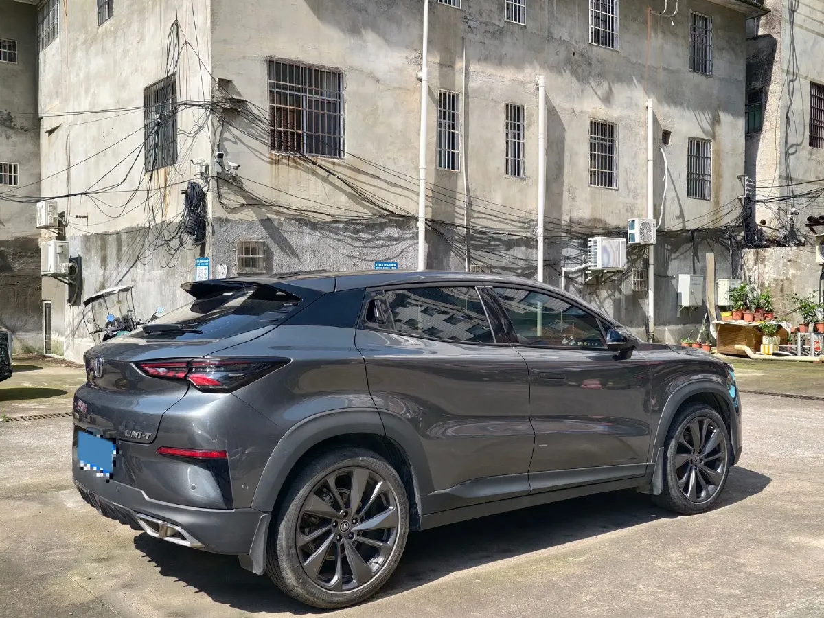 2020 ChangAn UNI-T 1.5T 180HP L4 7DCT,autocango,china used car exporter,china ev exporter,chinese used car exporter,chinese used ev exporter