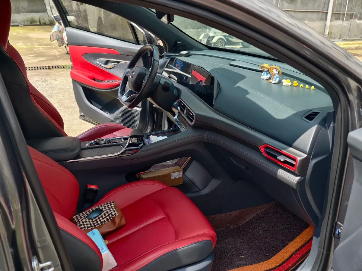 2020 ChangAn UNI-T 1.5T 180HP L4 7DCT,autocango,china used car exporter,china ev exporter,chinese used car exporter,chinese used ev exporter